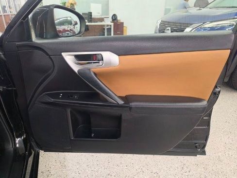 Used 2013 Lexus CT 200h w/ Seat Comfort Pkg FWD image 33