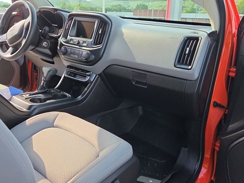 Used 2019 Chevrolet Colorado W/T w/ WT Convenience Package AWD/4WD image 16