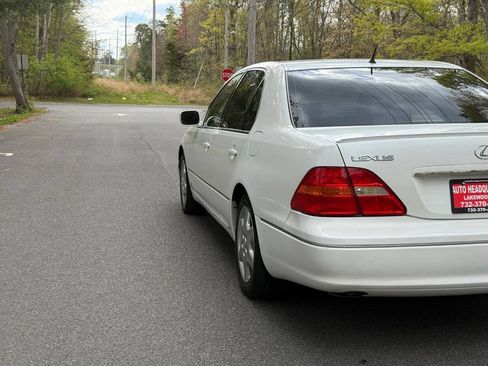 Used 2002 Lexus LS 430 RWD image 8