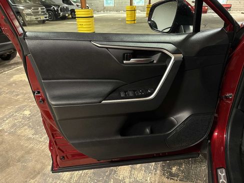 Used 2023 Toyota RAV4 XLE FWD image 29