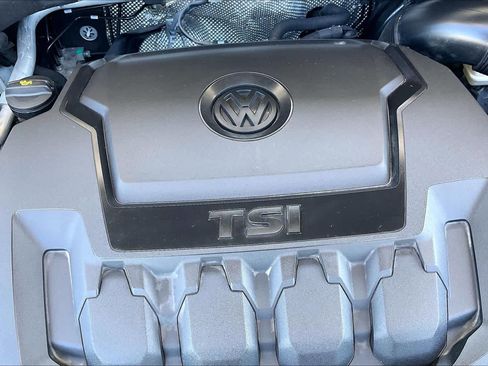 Used 2024 Volkswagen Tiguan SE AWD/4WD image 67