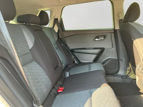 Used 2023 Nissan Rogue SV AWD/4WD image 13