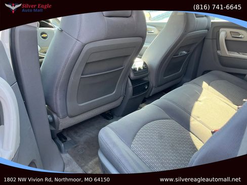 Used 2011 Chevrolet Traverse LS image 8