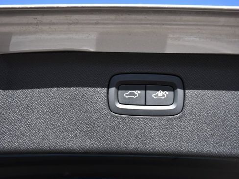 Certified 2025 Volvo XC90 B5 Plus image 26