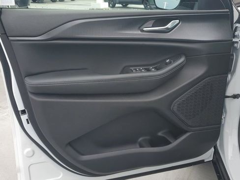 New 2025 Jeep Grand Cherokee L Altitude image 22