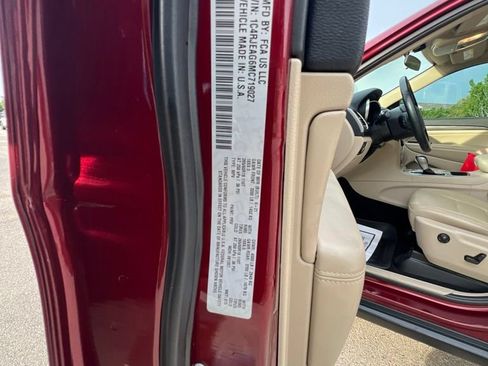 Certified 2021 Jeep Grand Cherokee Laredo w/ Security & Convenience Group RWD image 32