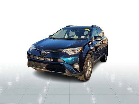Used 2018 Toyota RAV4 Limited image 1