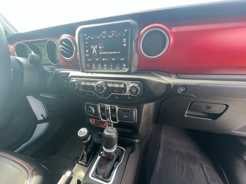 Used 2023 Jeep Gladiator Rubicon w/ Cold Weather Group AWD/4WD image 16