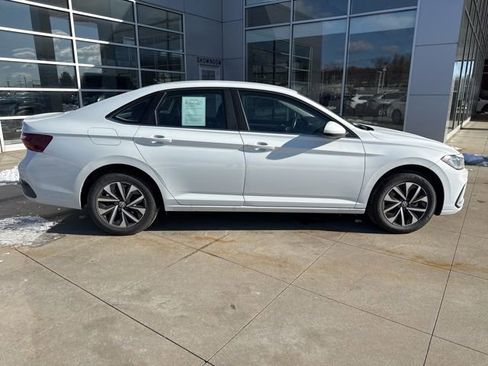 Used 2025 Volkswagen Jetta S image 8