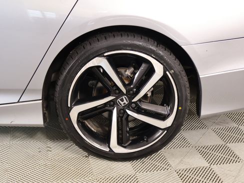 Used 2019 Honda Accord Sport image 17