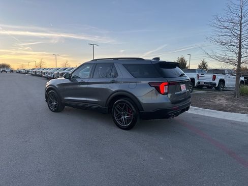 Used 2025 Ford Explorer ST image 6