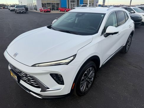 Used 2025 Buick Envision Preferred image 9