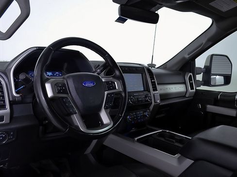 Used 2021 Ford F250 Lariat w/ Lariat Value Package AWD/4WD image 12