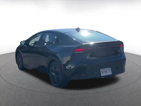 Used 2025 Toyota Prius LE image 10