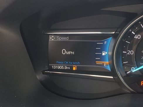 Used 2018 Ford Explorer XLT w/ Equipment Group 202A FWD image 13