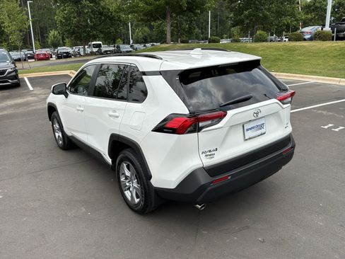 Used 2025 Toyota RAV4 LE AWD/4WD image 8