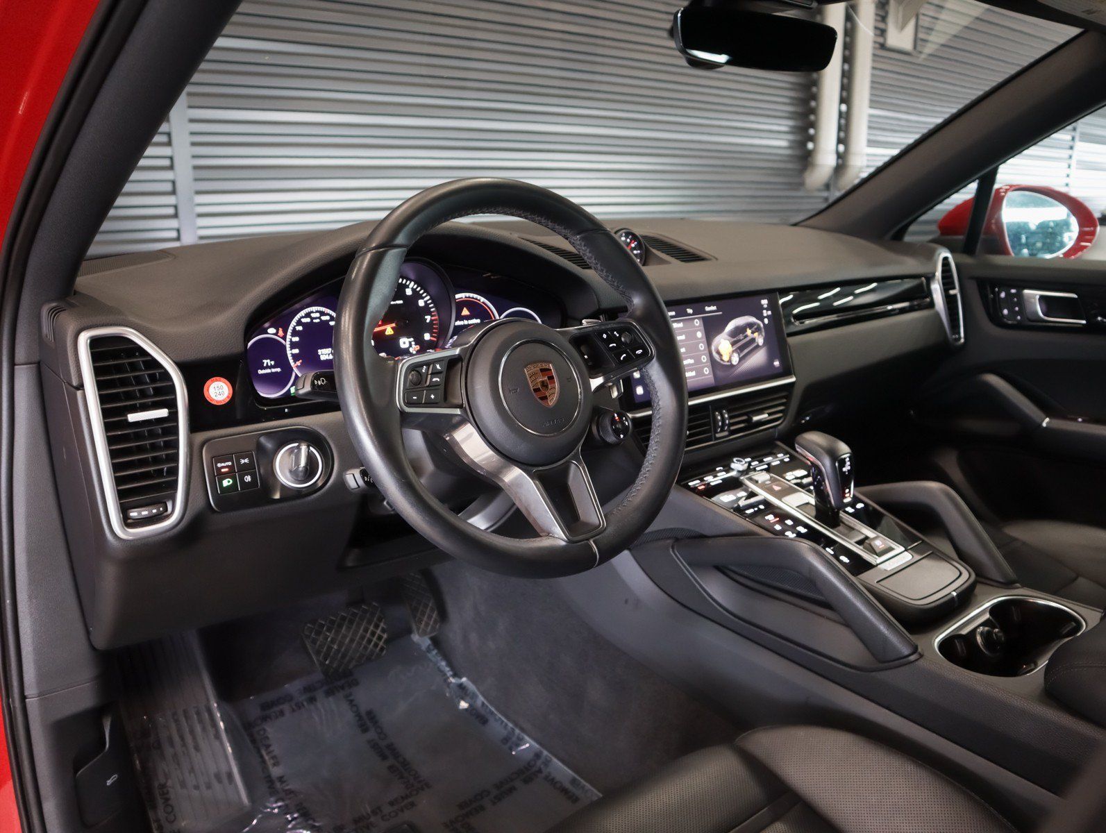 Certified 2023 Porsche Cayenne Coupe AWD/4WD image 4