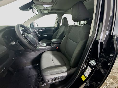 Used 2023 Toyota RAV4 XLE w/ Convenience Package FWD image 22