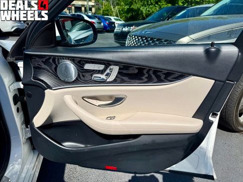 Used 2017 Mercedes-Benz E 300 4MATIC image 26