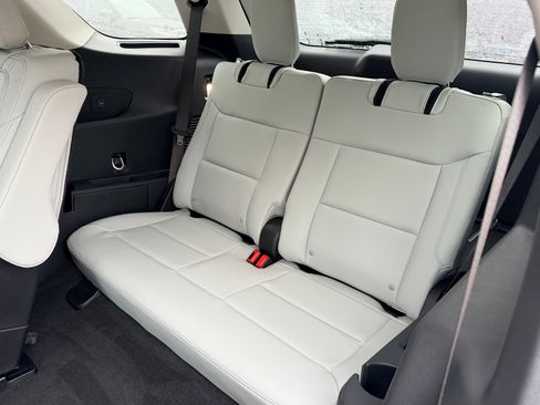 New 2026 Ford Explorer Platinum w/ LUX Leather Package AWD/4WD image 34