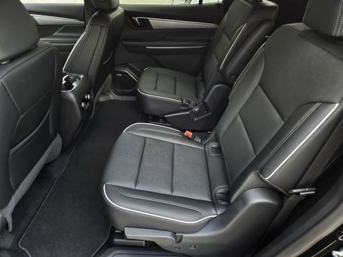 New 2026 Buick Enclave Preferred w/ Power Package image 4