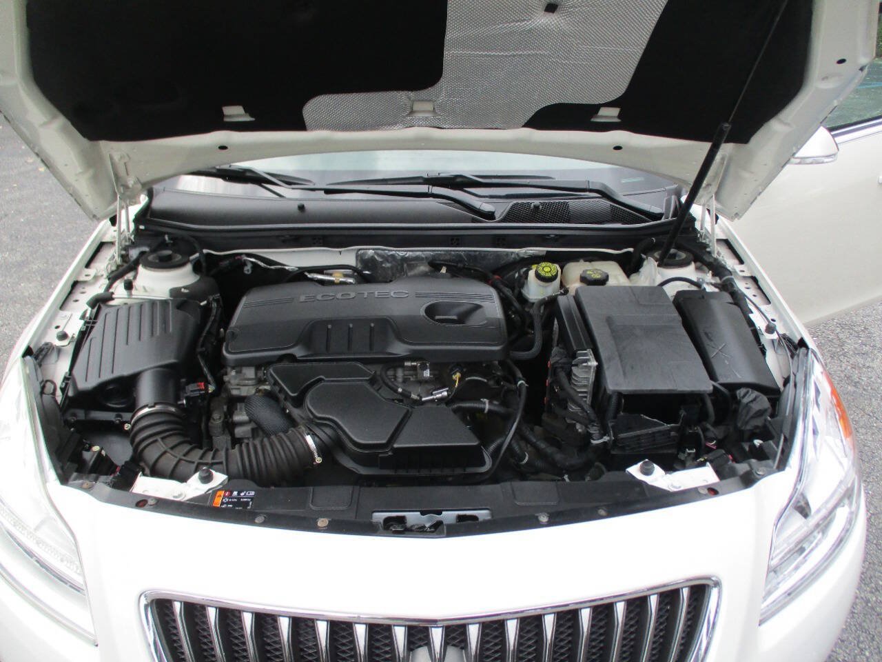 Used 2012 Buick Regal Premium FWD image 32