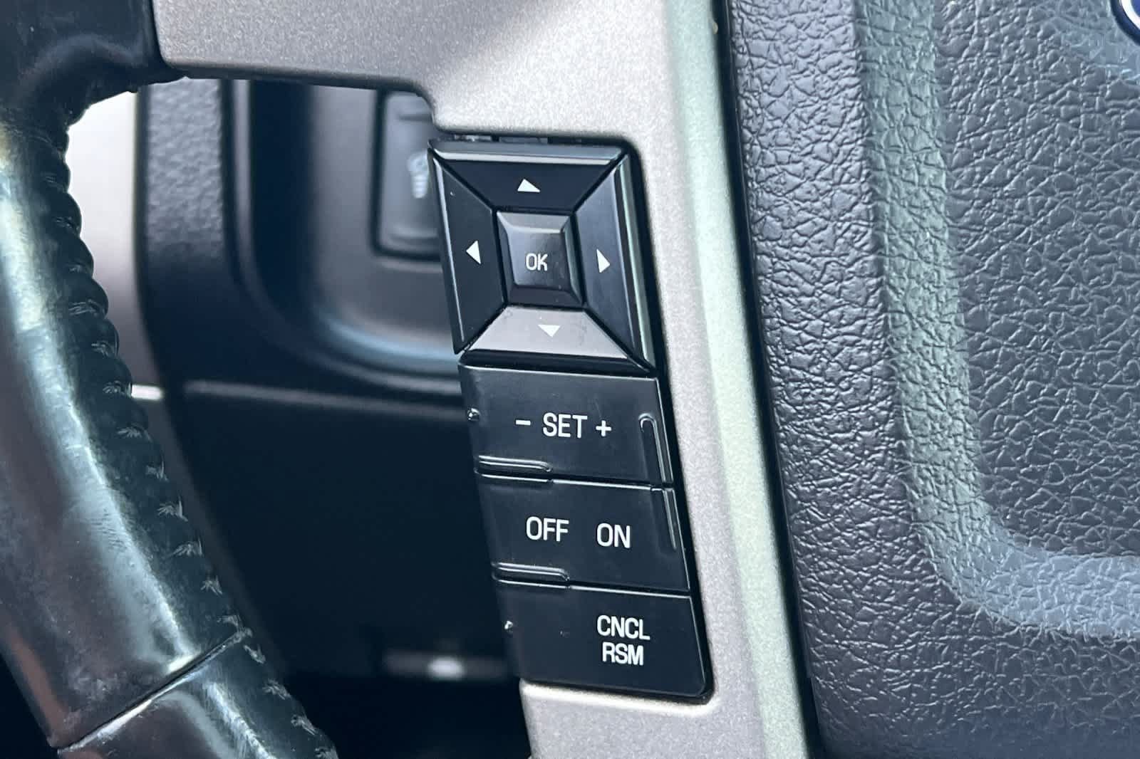 Used 2017 Ford Expedition Limited RWD image 33