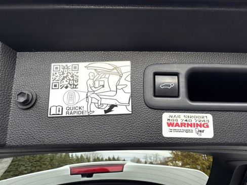 Used 2021 Toyota Highlander Limited image 46