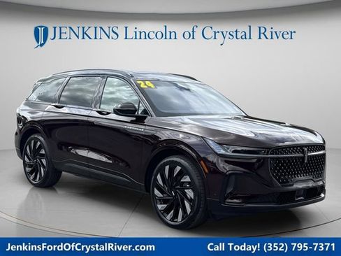 Used 2024 Lincoln Nautilus Reserve w/ Equipment Group 202A AWD/4WD image 1