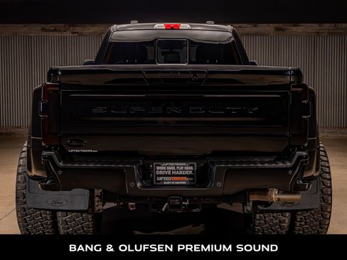 Used 2025 Ford F450 Platinum w/ FX4 Off-Road Package image 8