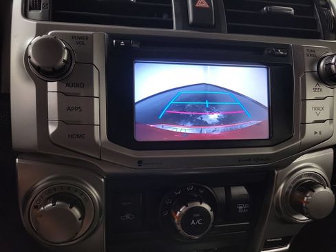 Used 2017 Toyota 4Runner SR5 AWD/4WD image 15