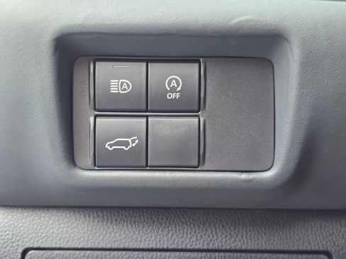 Used 2023 Toyota Highlander XLE FWD image 27