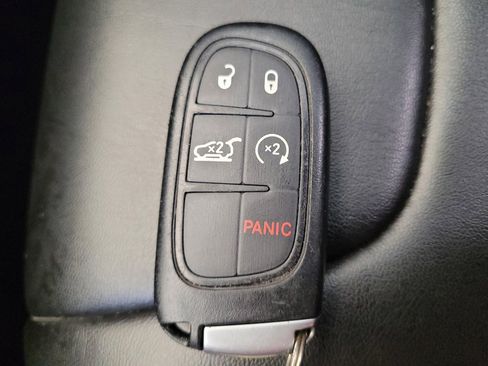 Used 2019 Jeep Cherokee Trailhawk w/ Comfort/Convenience Group AWD/4WD image 32