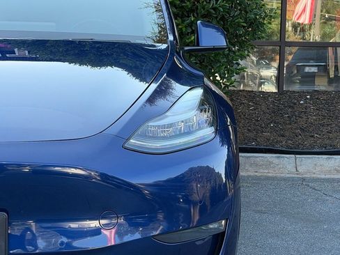 Used 2021 Tesla Model Y Long Range AWD/4WD image 5