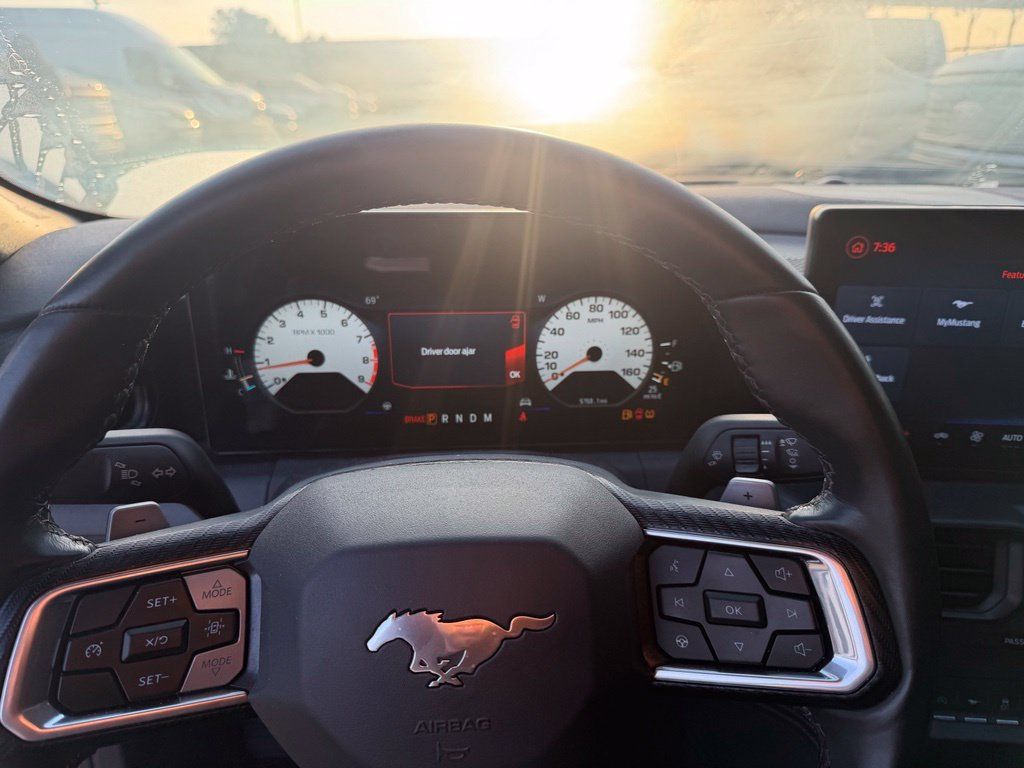 Used 2025 Ford Mustang GT w/ GT Performance Package RWD image 5