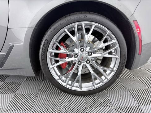 Used 2016 Chevrolet Corvette Z06 w/ 3LZ Preferred Equipment Group image 13