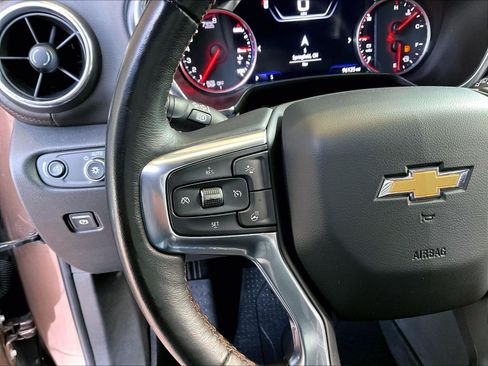 Used 2019 Chevrolet Blazer Premier w/ Sun and Wheels Package FWD image 11
