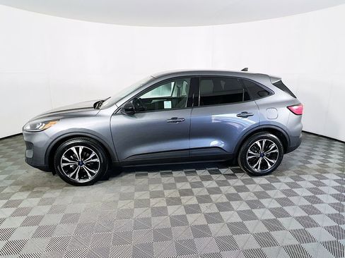 Used 2022 Ford Escape SE w/ SE Sport Appearance Package FWD image 4