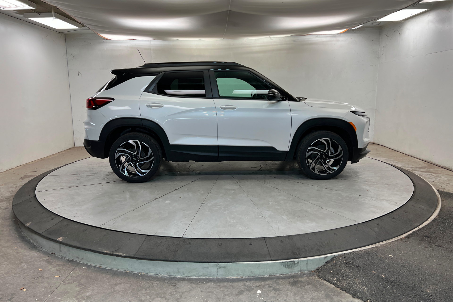 New 2026 Chevrolet TrailBlazer RS w/ Convenience Package AWD/4WD image 7