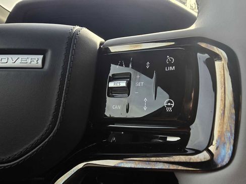 New 2026 Land Rover Range Rover Velar Dynamic SE image 32