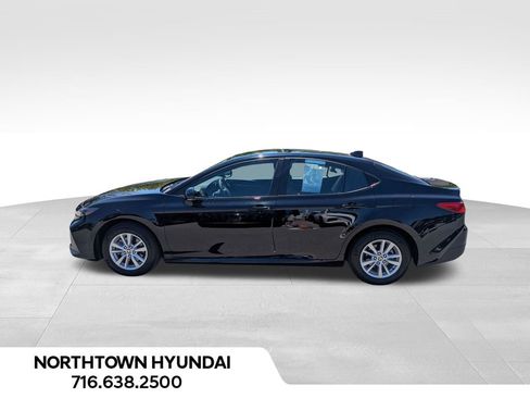 Used 2025 Toyota Camry LE AWD/4WD image 2