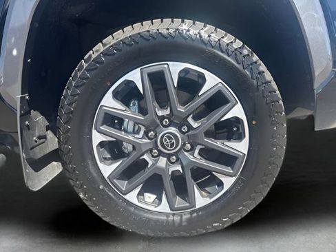 Used 2024 Toyota Tundra Limited AWD/4WD image 36