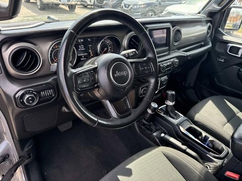 Used 2021 Jeep Gladiator Sport image 19