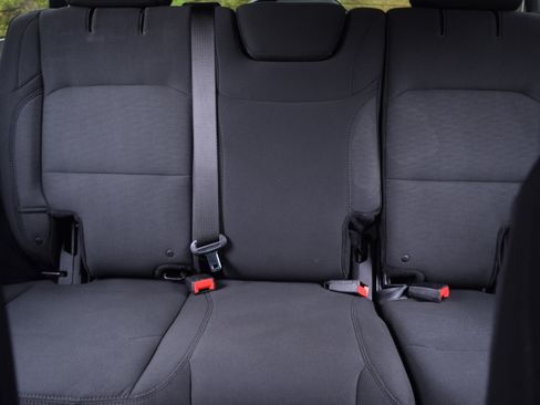 Used 2018 Jeep Wrangler Unlimited Sport S image 17