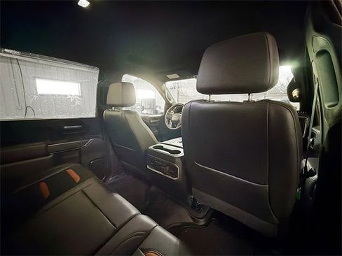 Used 2021 GMC Sierra 2500 AT4 w/ AT4 Preferred Package image 11
