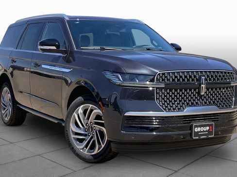 New 2026 Lincoln Navigator Reserve AWD/4WD image 2