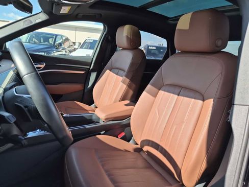 Certified 2024 Audi Q8 e-tron Premium Plus w/ Premium Plus Package image 15