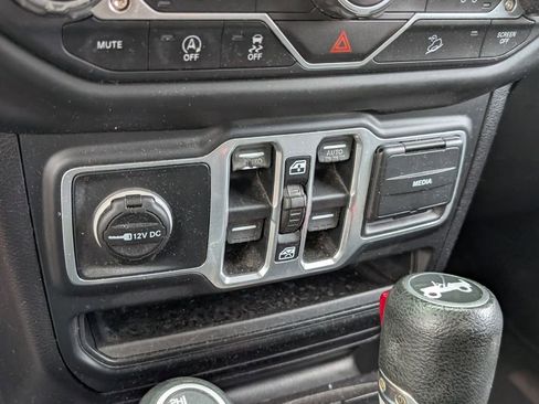 Certified 2018 Jeep Wrangler Unlimited Sport S image 22