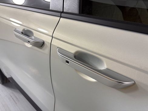 New 2026 Kia Carnival EX FWD image 12