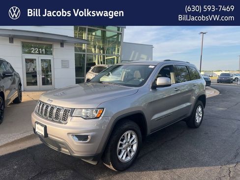 Used 2018 Jeep Grand Cherokee Laredo AWD/4WD image 1
